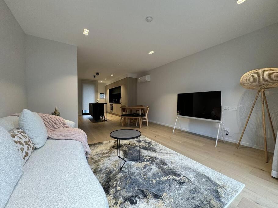 Ferienwohnung Black-Luxe Living In The Heart Of City Christchurch Exterior foto